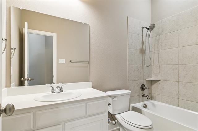 Building Photo - 410 Oleander Dr