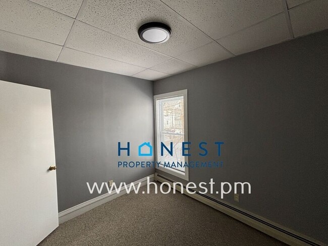 Building Photo - 47 James St