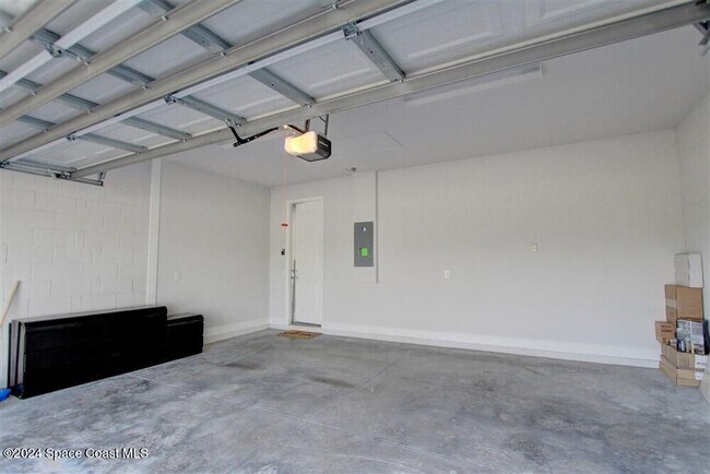 Building Photo - 3267 Addison Dr