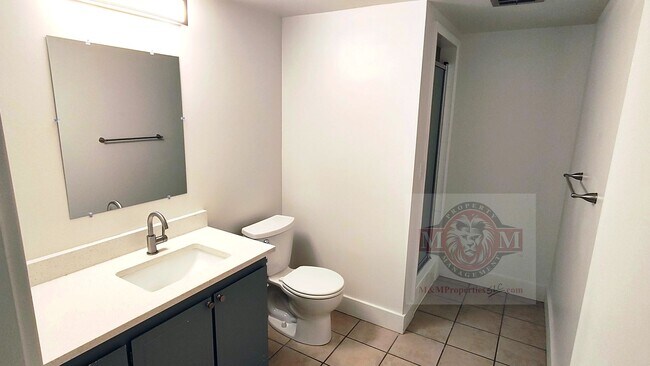 Building Photo - Remodeled 3 Bd 2 Ba Duplex Above Foothill