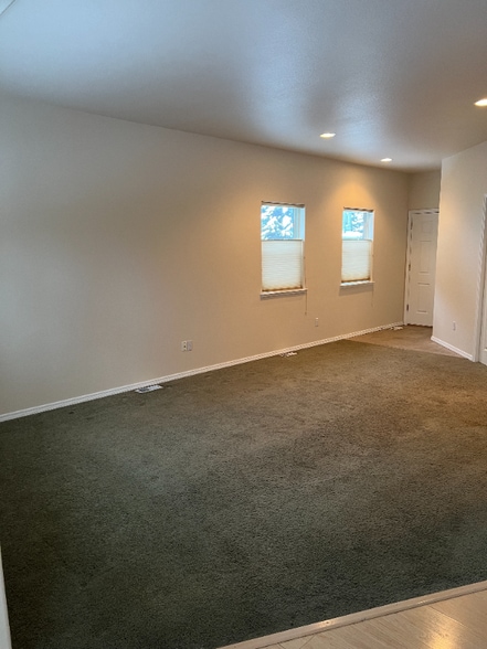 Building Photo - 4766 Grumman St