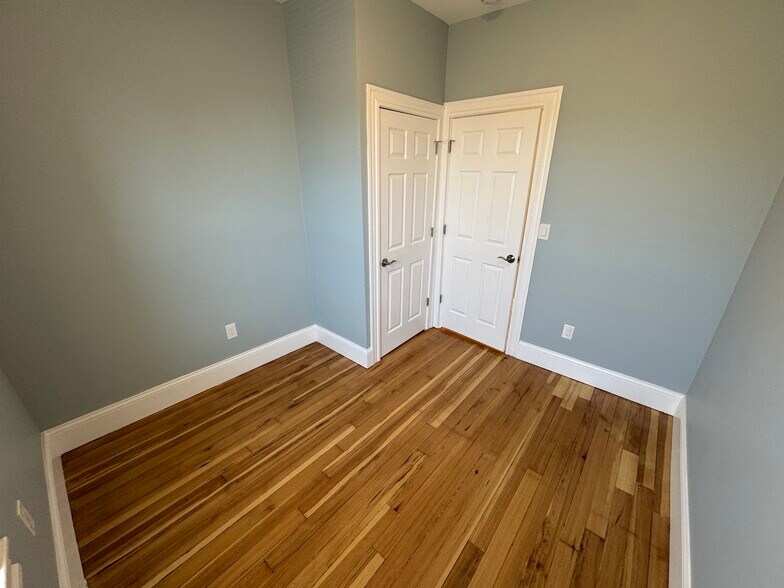 Building Photo - 29 Cameron Ave