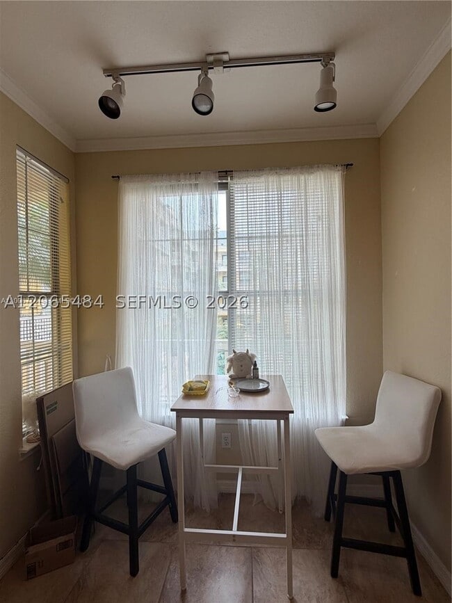 Building Photo - 860 Orange 258