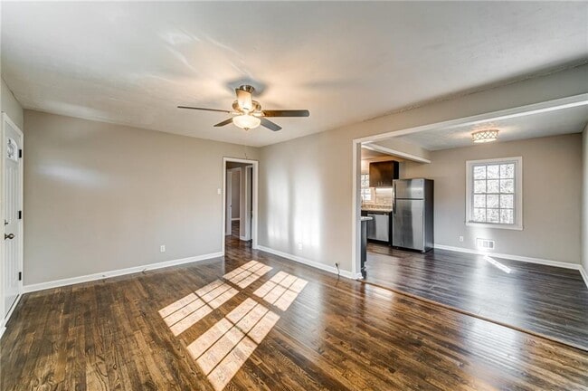 Building Photo - 4652 Old Cowan Rd