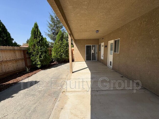 Building Photo - 1106 N Crenshaw St