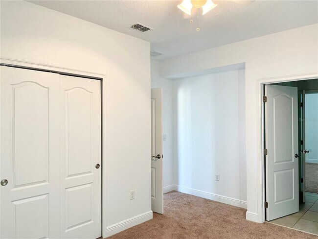 Building Photo - 7952 Hampton Lake Dr