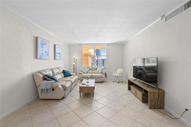 Building Photo - 2501 S Ocean Dr