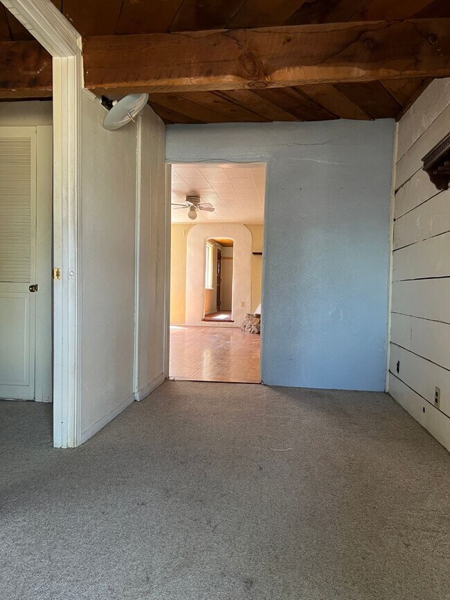 Building Photo - 508