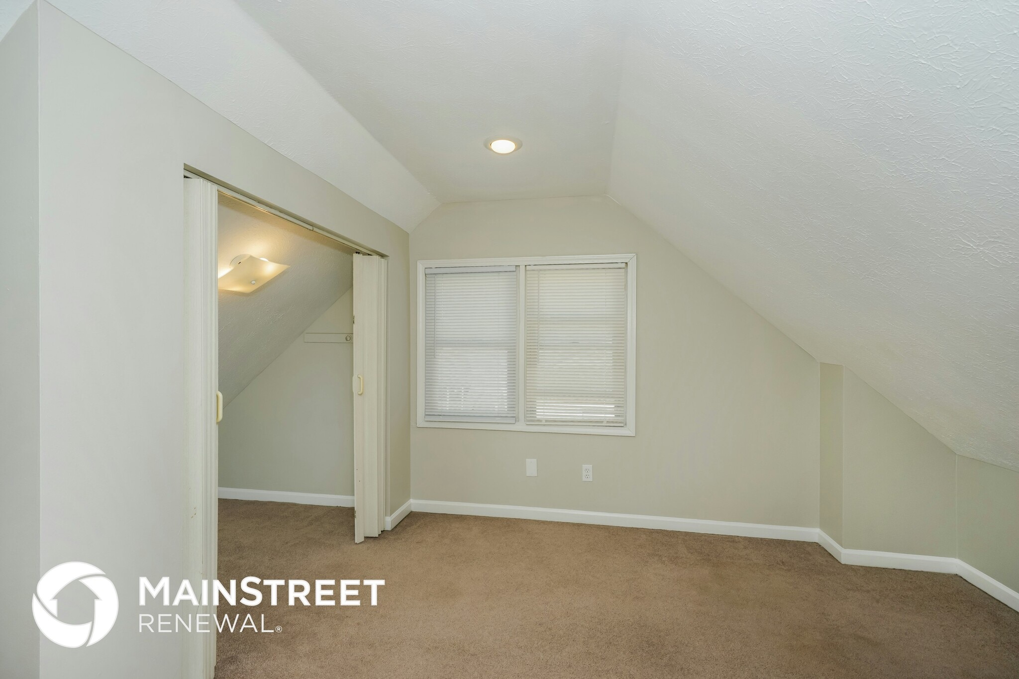 Building Photo - 9335 Donerail Way