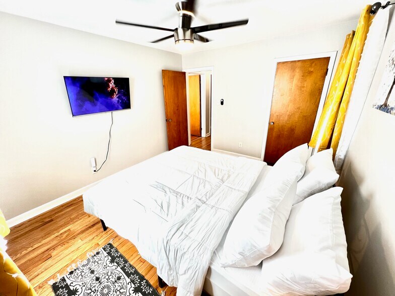 Building Photo - 3001 Boudinot Ave