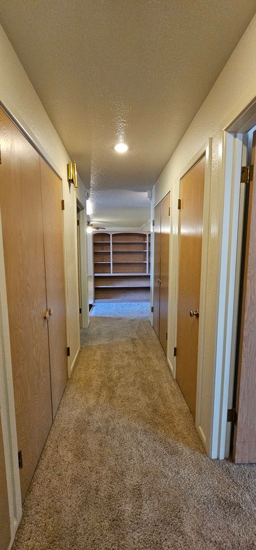 Building Photo - Gorgeous 3 bedroom, 2 bath home Available 4/17