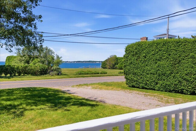 Building Photo - 59 Peconic Ave