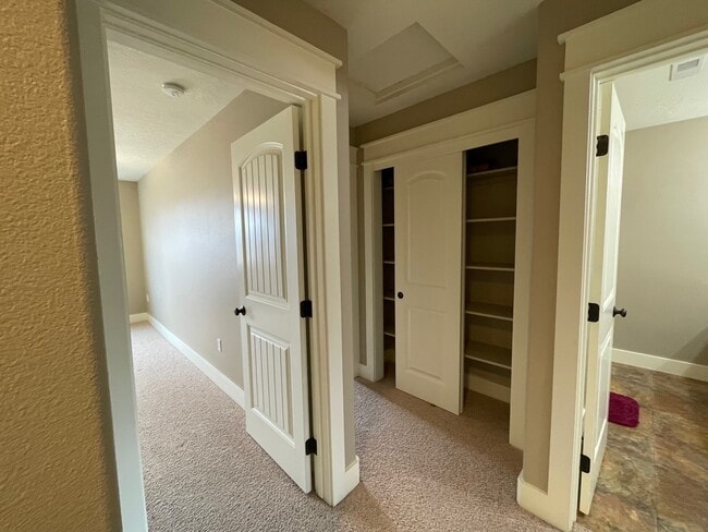 Building Photo - 2725 S Groom Way