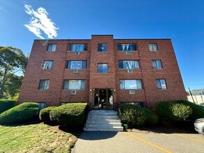 Building Photo - 20 Riverside St