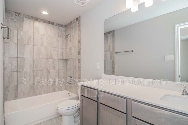 Building Photo - 1810 Quail Hollow