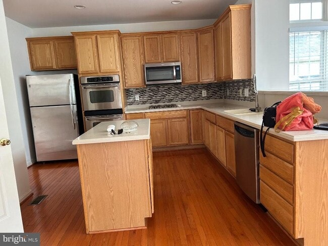 Building Photo - 7209 Bladen Pl