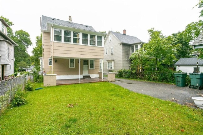 Building Photo - 223 Lincoln Ave