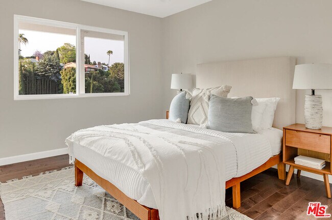 Building Photo - 3360 Ley Dr