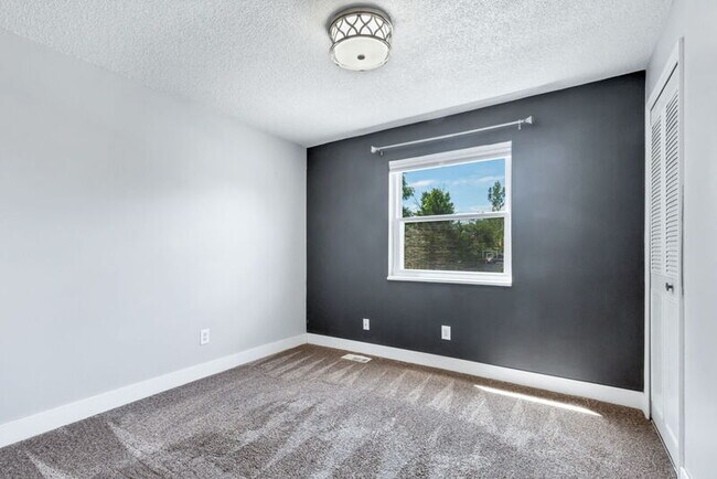 Building Photo - 5851 W 111th Pl