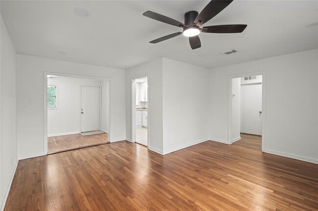 Building Photo - 5023 Hull St