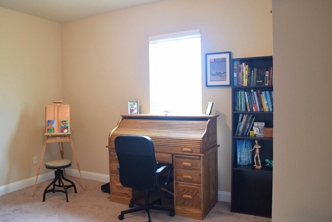 Building Photo - 324 Camelback Dr