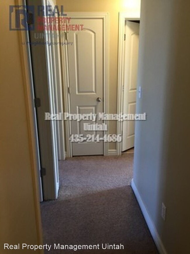 Building Photo - 3 br, 2.5 bath House - 431 E Red Fox Lane