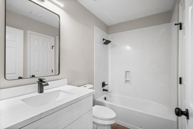 Building Photo - 18464 Sunrise Oaks Ct