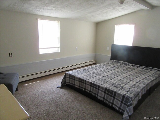 Building Photo - 24 Cromwell Hill Rd