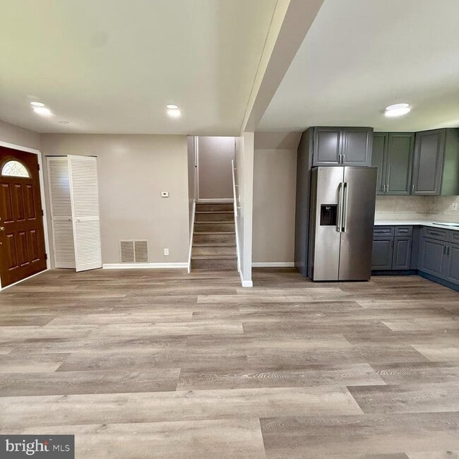 Primary Photo - 1109 San Jose Dr