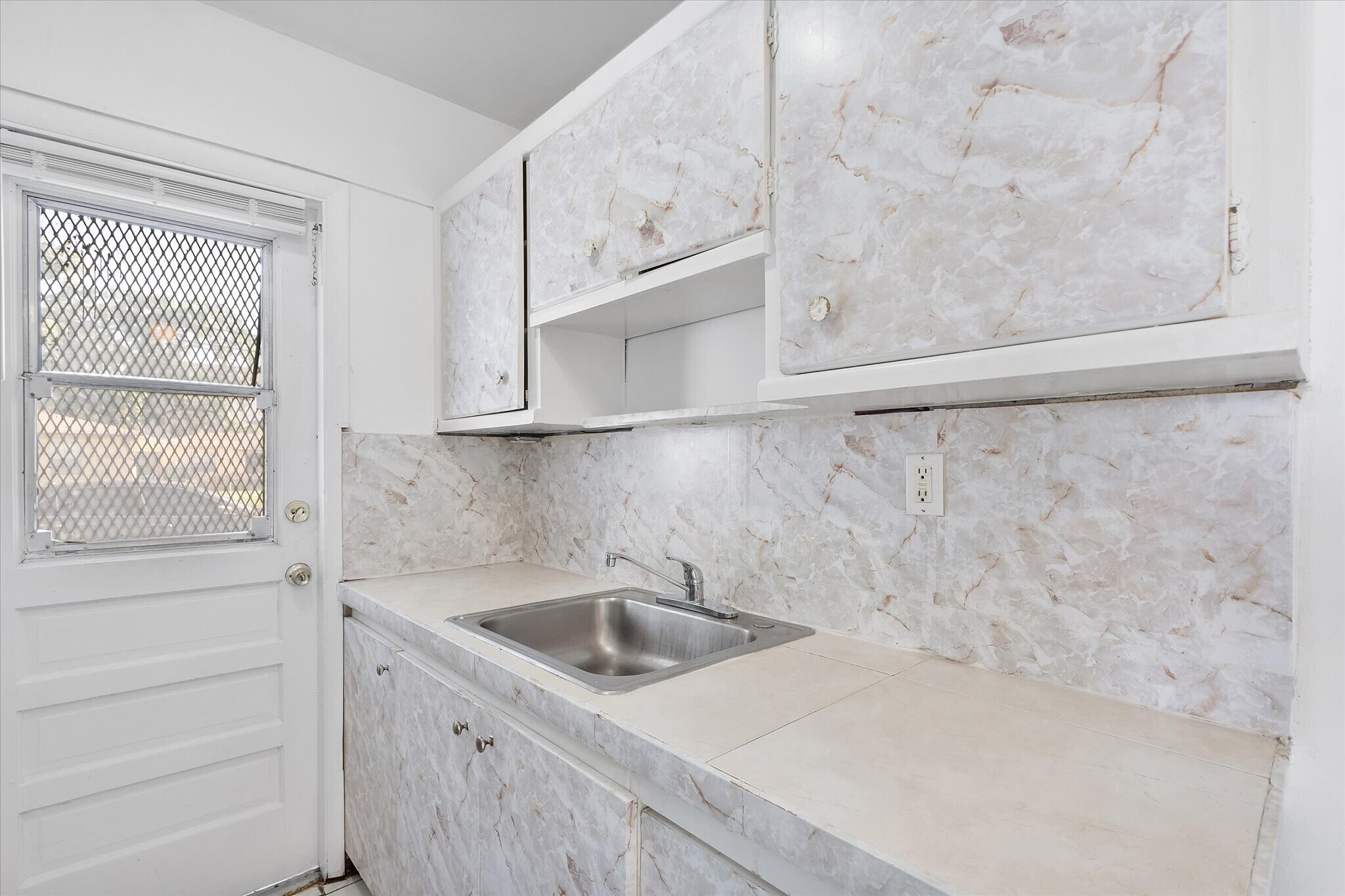 Building Photo - 16100 NE 19th Ct