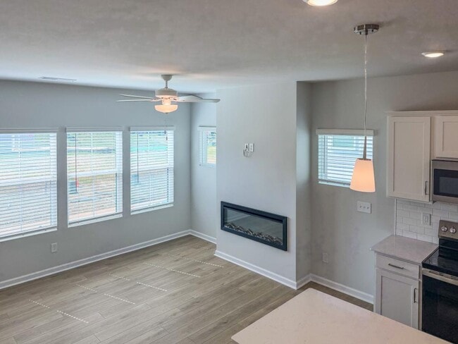 Building Photo - 6524 Harlech St