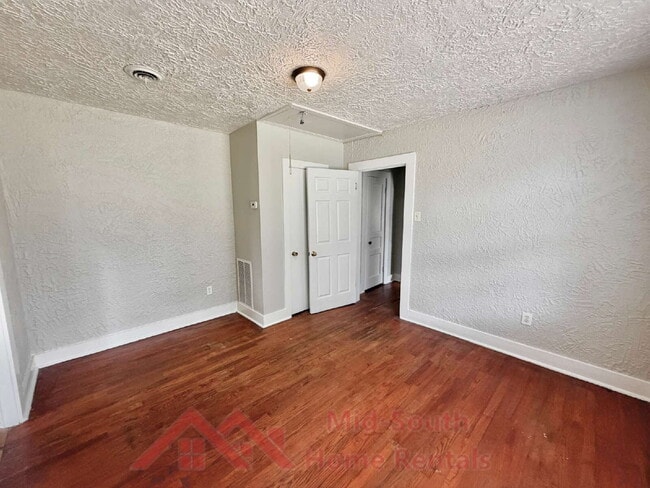 Building Photo - 1379 Ferguson Rd