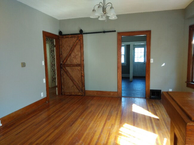 Building Photo - 332 S Erie St