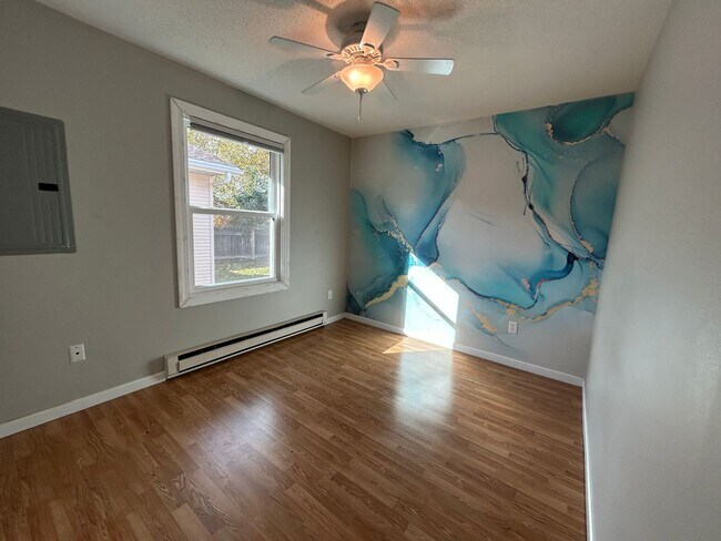 Building Photo - Spacious 5-Bedroom Family Haven with Moder...