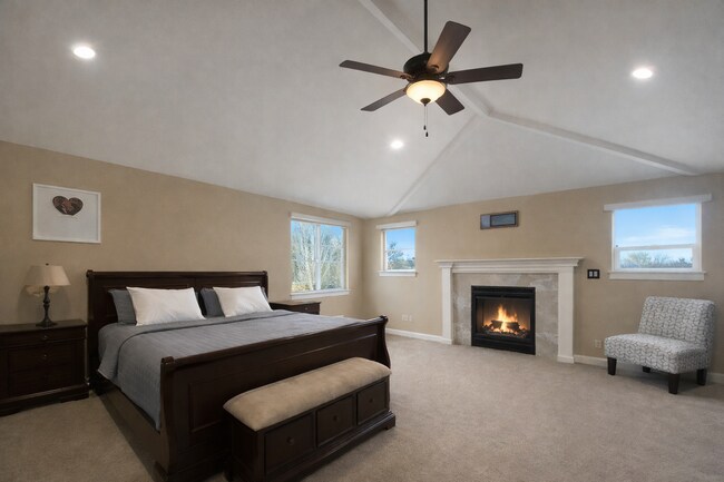 Building Photo - Expansive Orenco Home with 5 Bedrooms, Bonus Room & 3 Full Baths