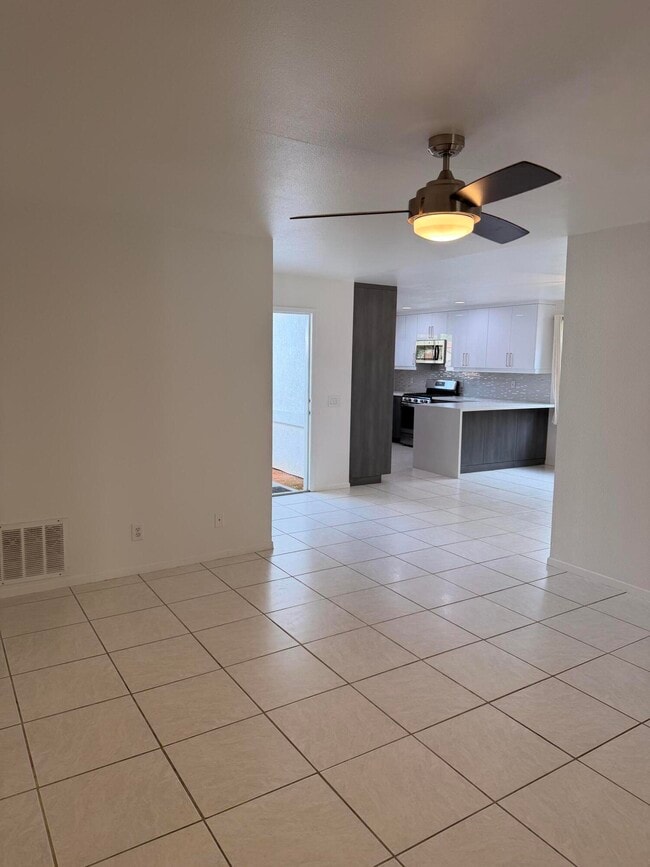 Building Photo - 51905 Avenida Velasco