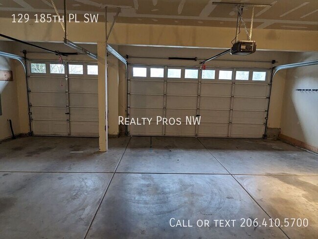 Building Photo - 129 185th Pl SW