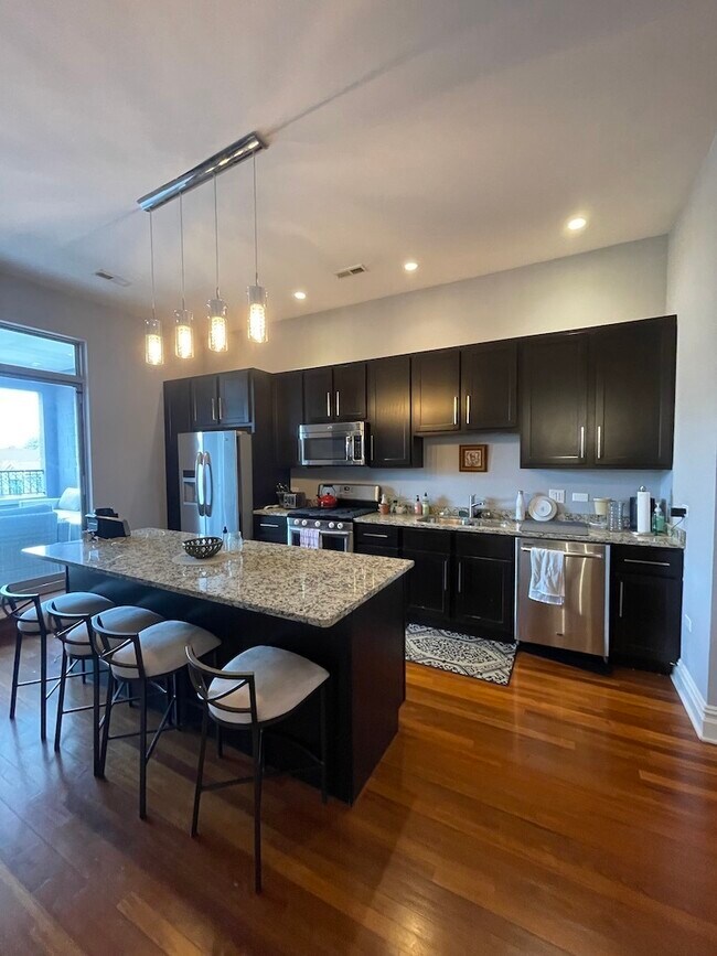 Building Photo - 1746-52 W North Ave