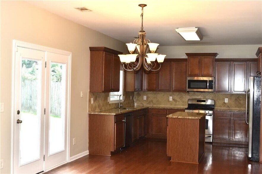 Building Photo - 3327 Edenridge Ct