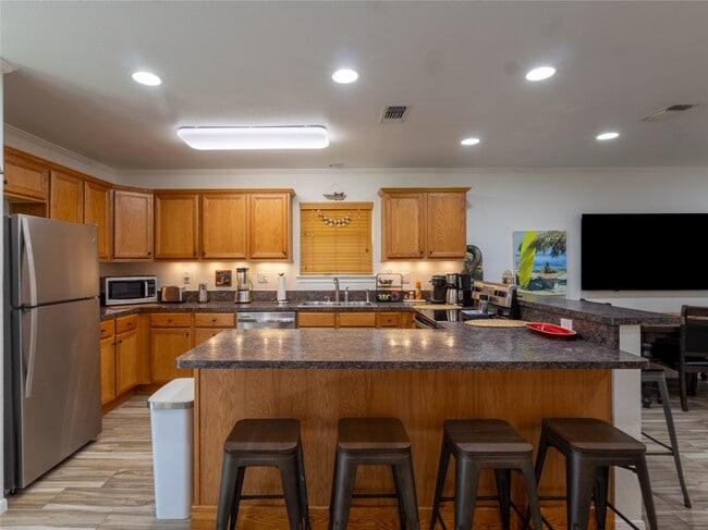 Building Photo - 127 Pompano Ave