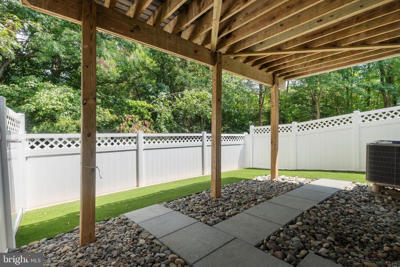 Building Photo - 19001 Grotto Ln