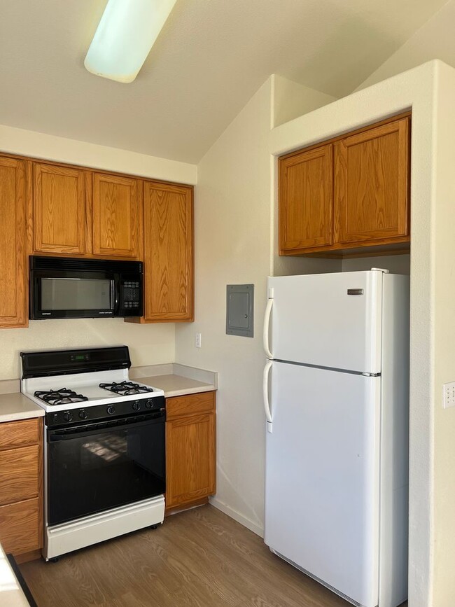 Building Photo - 1 Bedroom 1 Bathroom in Rincon Valley with...