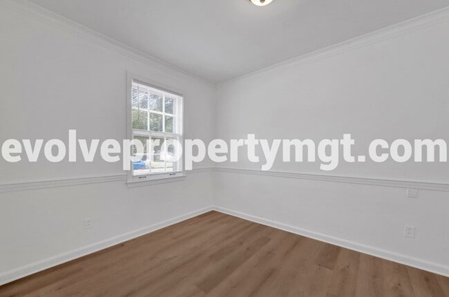 Building Photo - STUNNING RENOVATION IN PRIME LOCATION!! $5...