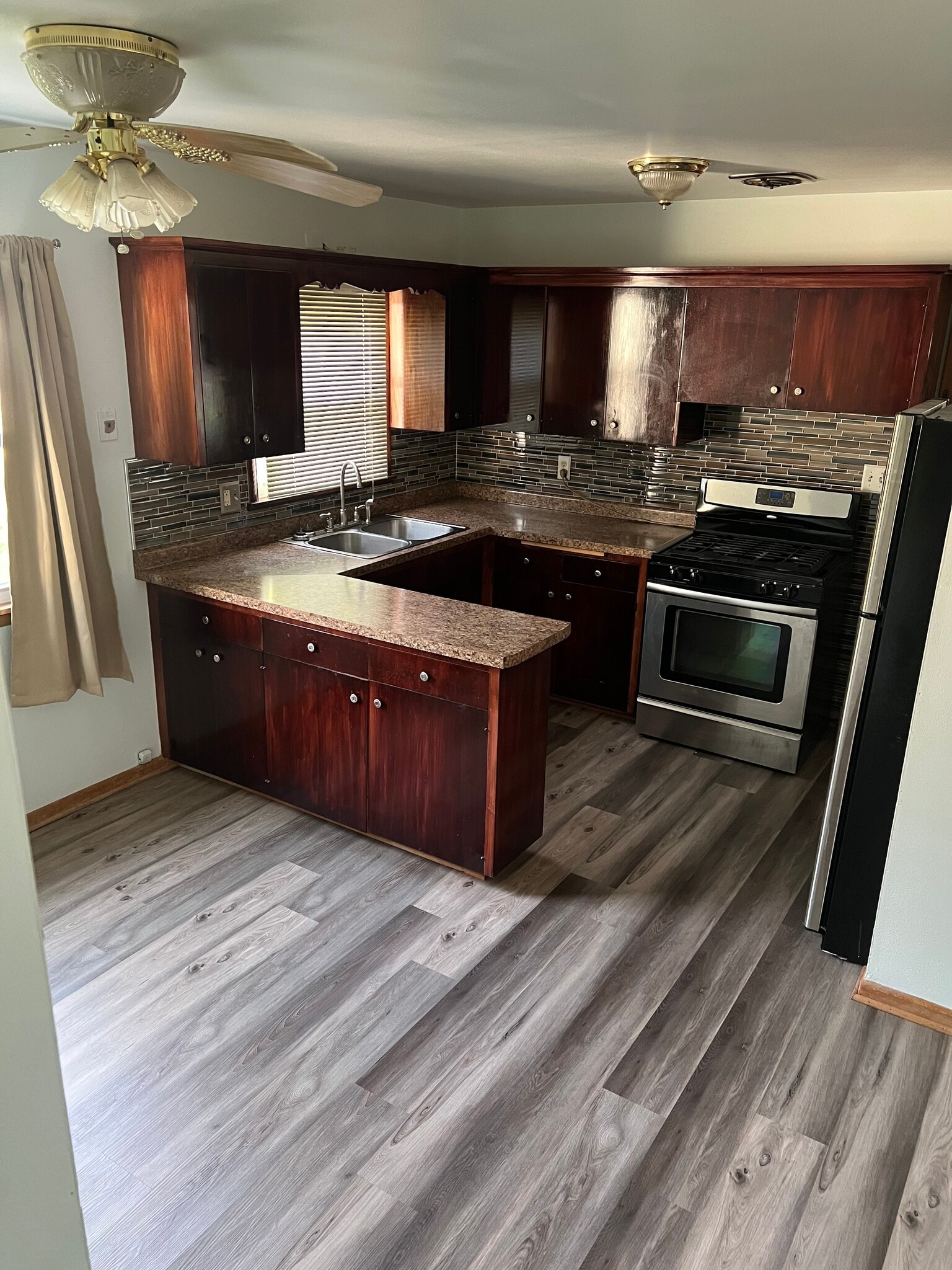 Building Photo - 6654 W Constance Ave