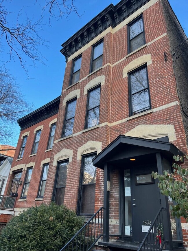 Building Photo - 1633 N North Park Avenue