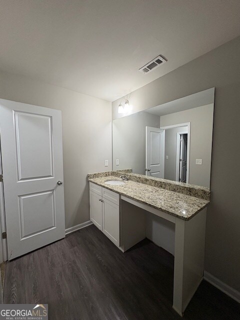 Building Photo - 314 Nutwood Trce