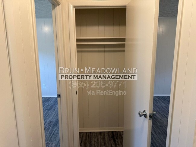 Building Photo - 1930 Lovell Rd