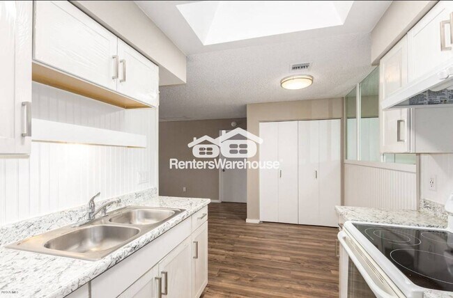 Building Photo - 4820 N 89th Ave