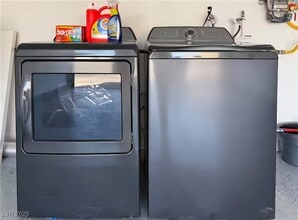 Building Photo - 6969 Paddington Way