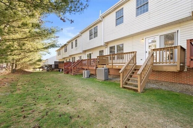 Building Photo - 102 Westbrooke Ln